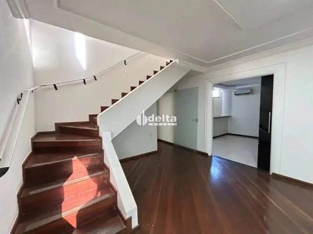 Casa / Sobrado para Locação em Uberlândia/MG Nossa Senhora Aparecida 4 Quartos