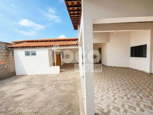 Casa / Sobrado para Locação em Uberlândia/MG Nossa Senhora Aparecida 5 Quartos