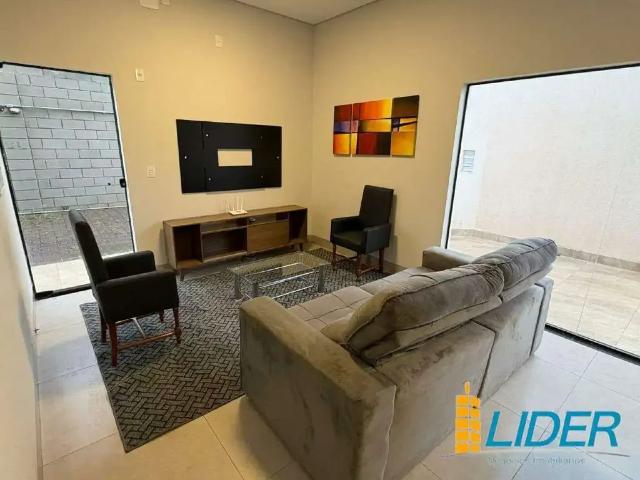 Casa / Sobrado para Locação em Uberlândia/MG Novo Mundo 3 Quartos