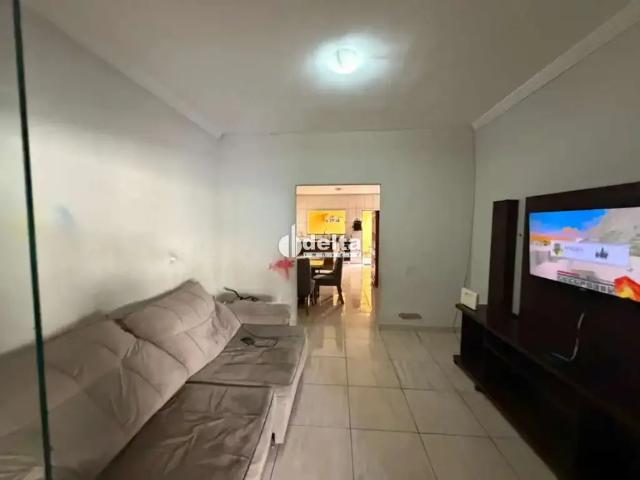 Casa / Sobrado para Locação em Uberlândia/MG Nova Uberlândia 3 Quartos