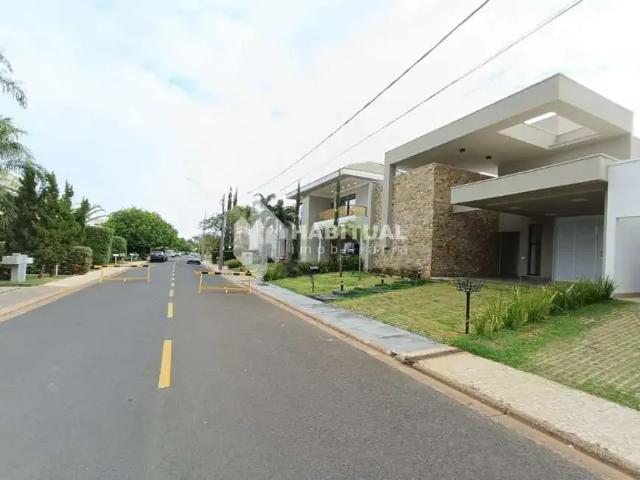 Casa / Sobrado para Locação em Uberlândia/MG Nova Uberlândia 3 Quartos