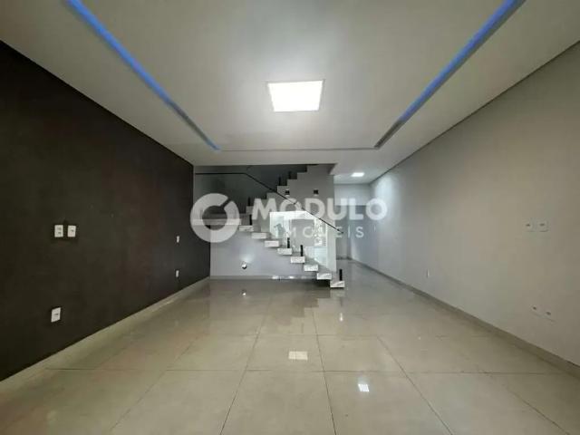 Casa / Sobrado para Locação em Uberlândia/MG Aclimação 3 Quartos