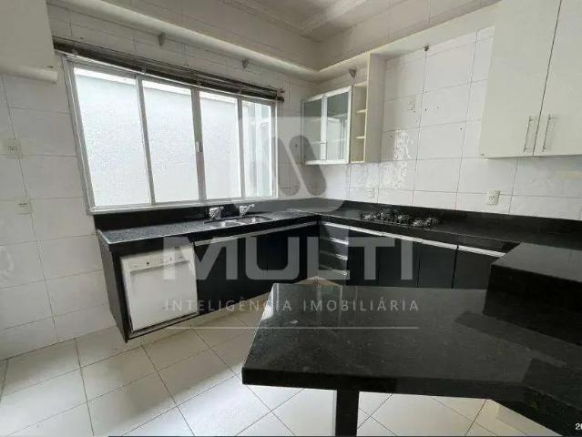 Casa / Sobrado para Locação em Uberlândia/MG Alto Umuarama 2 Quartos