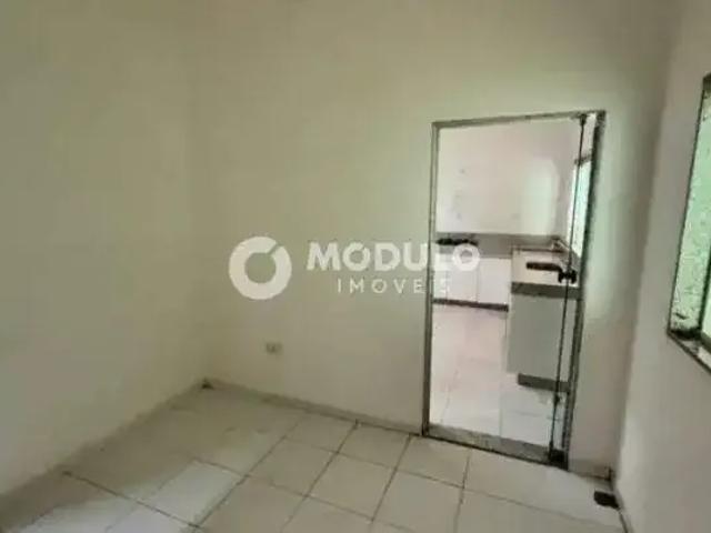 Casa / Sobrado para Locação em Uberlândia/MG Alto Umuarama 4 Quartos