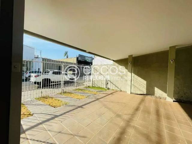 Casa / Sobrado para Locação em Uberlândia/MG Brasil 4 Quartos