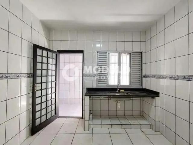 Casa / Sobrado para Locação em Uberlândia/MG Brasil 4 Quartos