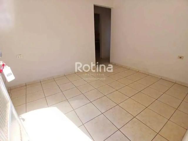 Casa / Sobrado para Locação em Uberlândia/MG Brasil 2 Quartos
