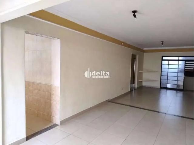 Casa / Sobrado para Locação em Uberlândia/MG Brasil 3 Quartos