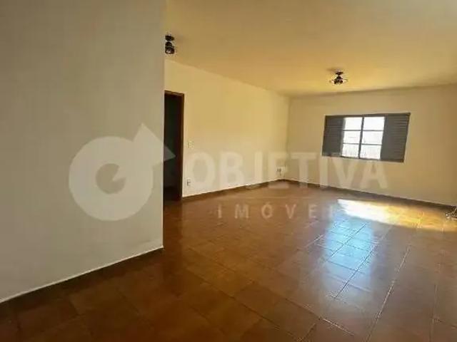 Casa / Sobrado para Locação em Uberlândia/MG Brasil 3 Quartos