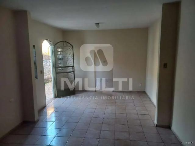 Casa / Sobrado para Locação em Uberlândia/MG Custódio Pereira 3 Quartos