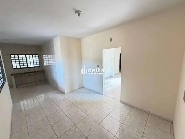 Casa / Sobrado para Locação em Uberlândia/MG Custódio Pereira 4 Quartos