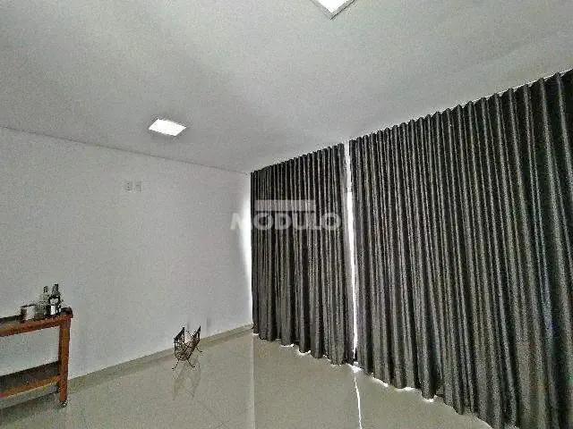Casa / Sobrado para Locação em Uberlândia/MG Cazeca 4 Quartos