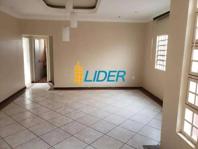 Casa / Sobrado para Locação em Uberlândia/MG Cazeca 4 Quartos