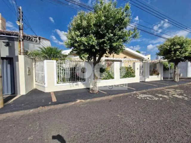 Casa / Sobrado para Locação em Uberlândia/MG Cazeca 3 Quartos