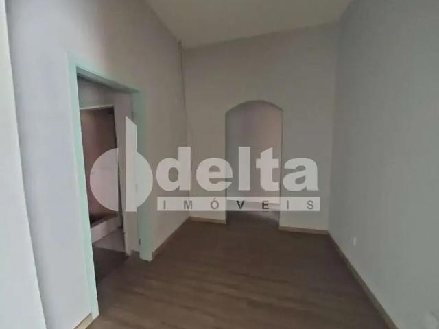 Casa / Sobrado para Locação em Uberlândia/MG Centro 1 Quartos