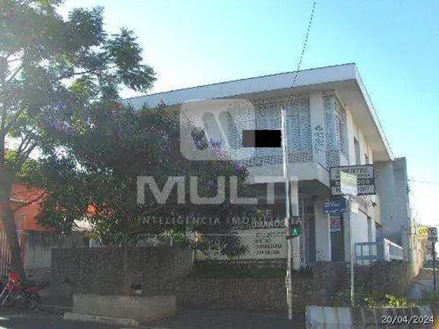 Casa / Sobrado para Locação em Uberlândia/MG Centro 1 Quartos