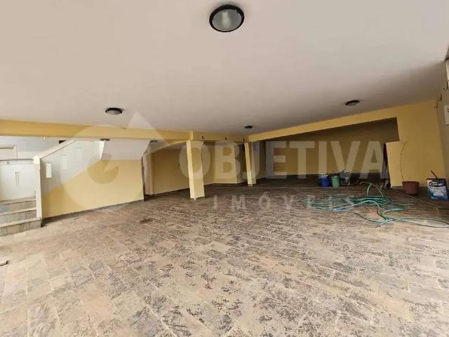 Casa / Sobrado para Locação em Uberlândia/MG Centro 2 Quartos