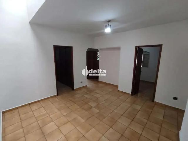 Casa / Sobrado para Locação em Uberlândia/MG Centro 3 Quartos