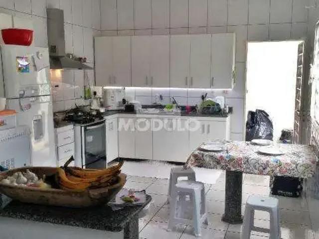 Casa / Sobrado para Locação em Uberlândia/MG Cidade Jardim 3 Quartos