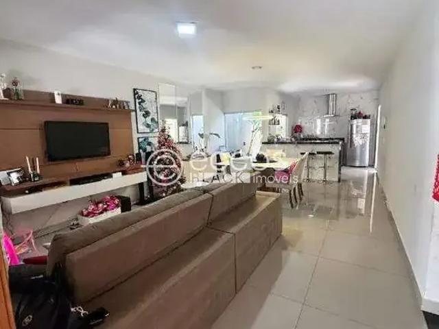 Casa / Sobrado para Locação em Uberlândia/MG Cidade Jardim 3 Quartos