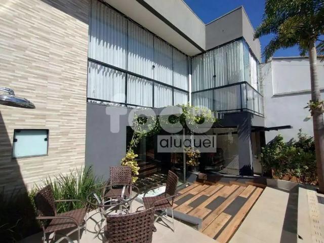 Casa / Sobrado para Locação em Uberlândia/MG Cidade Jardim 4 Quartos