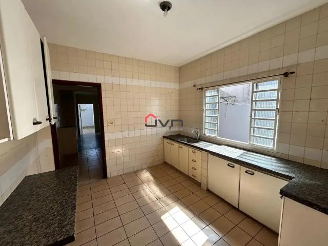 Casa / Sobrado para Locação em Uberlândia/MG Conjunto Segismundo Pereira 5 Quartos