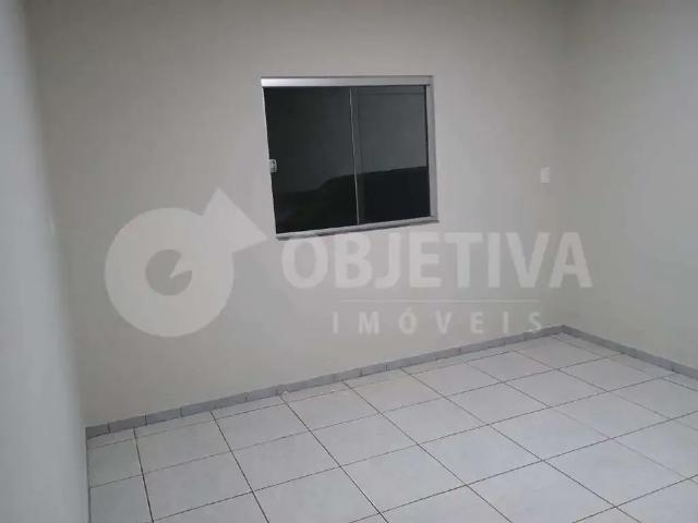 Casa / Sobrado para Locação em Uberlândia/MG Conjunto Segismundo Pereira 3 Quartos