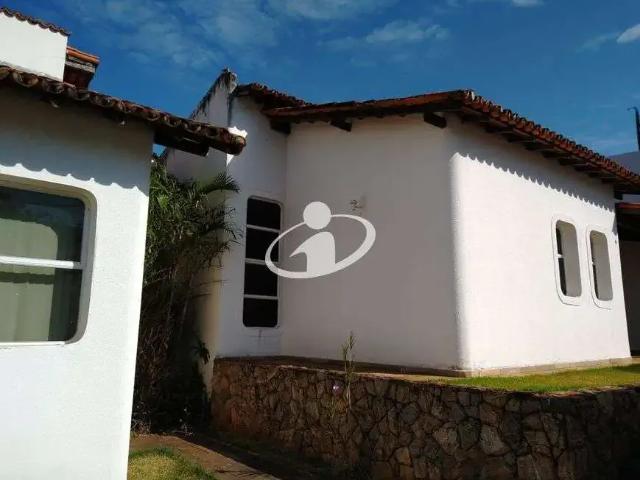 Casa / Sobrado para Locação em Uberlândia/MG Fundinho 3 Quartos