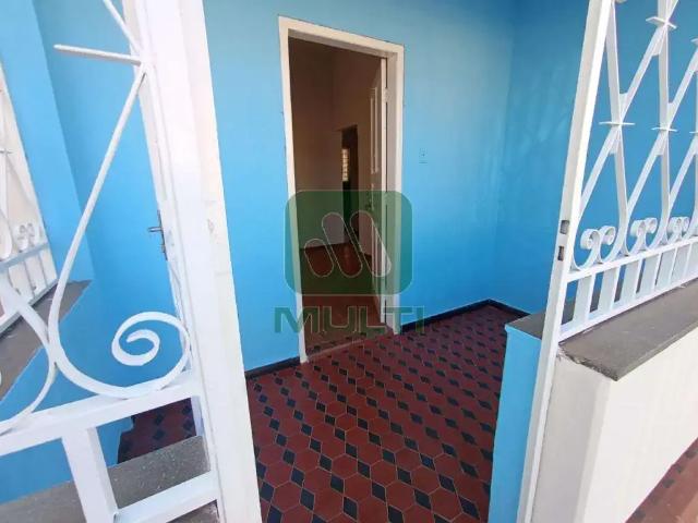 Casa / Sobrado para Locação em Uberlândia/MG Fundinho 3 Quartos