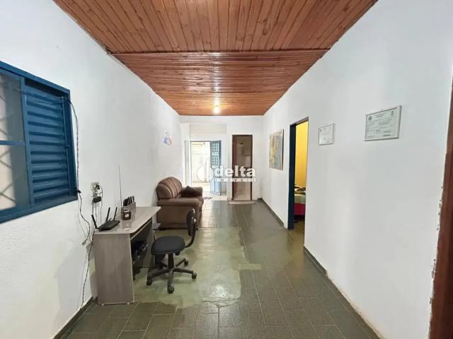 Casa / Sobrado para Locação em Uberlândia/MG Guarani 3 Quartos
