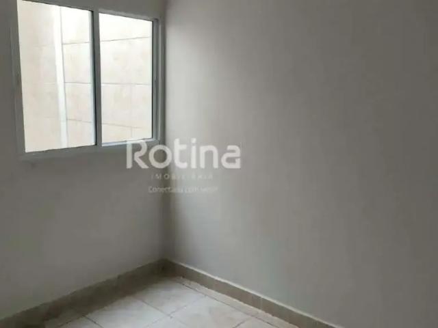 Casa / Sobrado para Locação em Uberlândia/MG Granada 3 Quartos