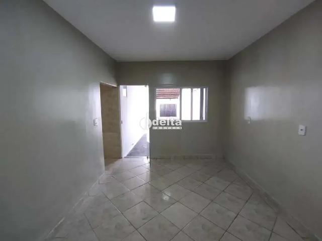 Casa / Sobrado para Locação em Uberlândia/MG Jardim Botânico 3 Quartos