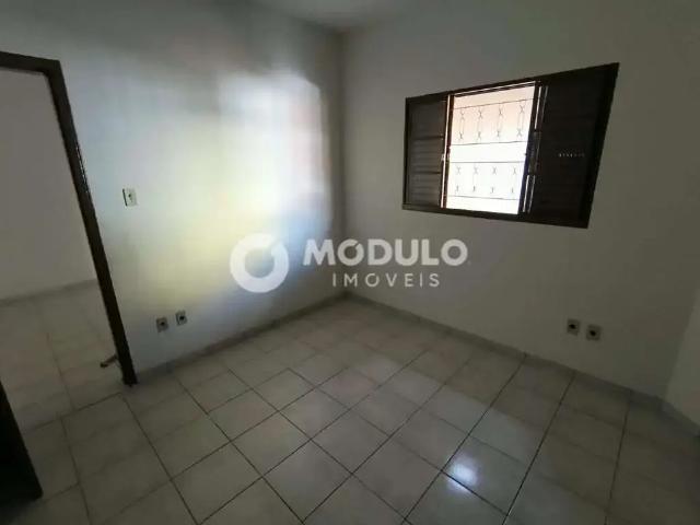 Casa / Sobrado para Locação em Uberlândia/MG Jardim Brasília 2 Quartos