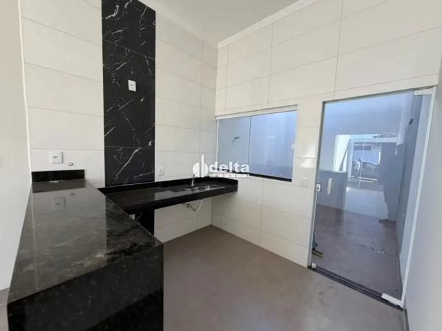 Casa / Sobrado para Locação em Uberlândia/MG Jardim Brasília 2 Quartos