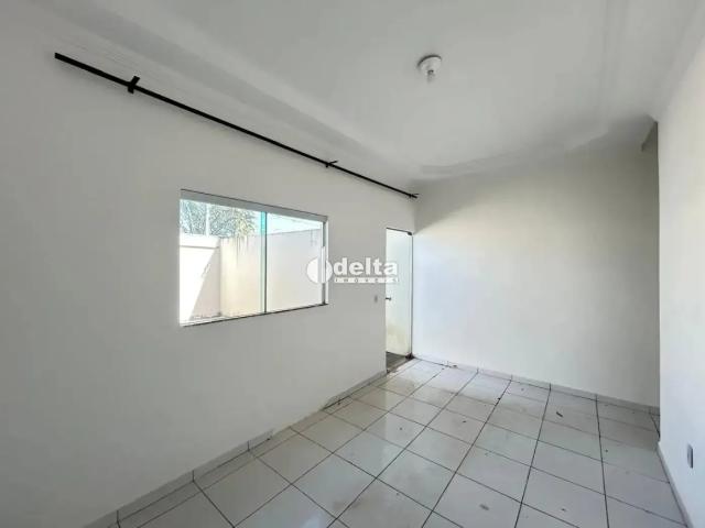 Casa / Sobrado para Locação em Uberlândia/MG Jardim das Palmeiras 2 Quartos