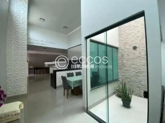 Casa / Sobrado para Locação em Uberlândia/MG Jardim Europa 3 Quartos
