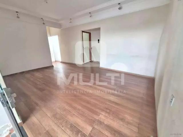 Casa / Sobrado para Locação em Uberlândia/MG Jardim Europa 3 Quartos