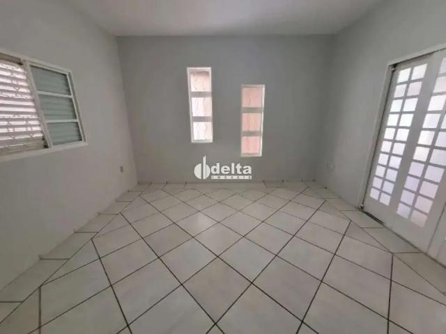 Casa / Sobrado para Locação em Uberlândia/MG Jardim Europa 3 Quartos
