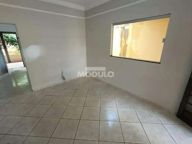 Casa / Sobrado para Locação em Uberlândia/MG Jardim Europa 3 Quartos
