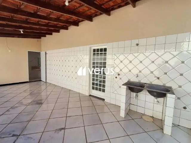 Casa / Sobrado para Locação em Uberlândia/MG Jardim Europa 3 Quartos