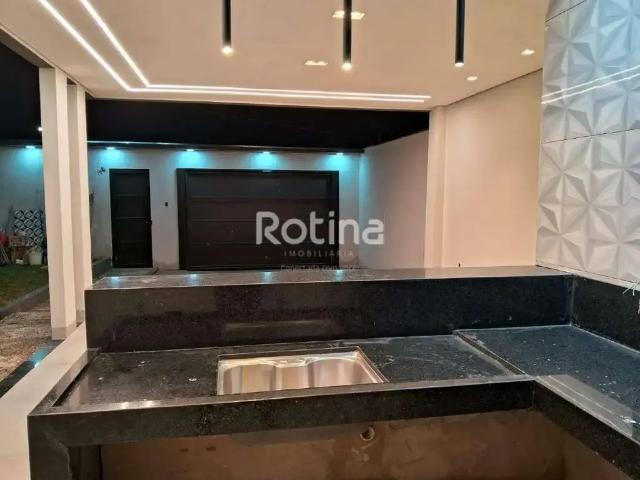 Casa / Sobrado para Locação em Uberlândia/MG Jardim Europa 3 Quartos