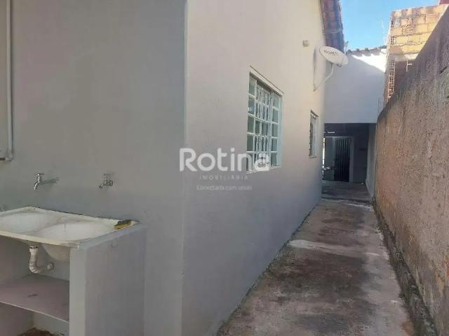 Casa / Sobrado para Locação em Uberlândia/MG Jardim Europa 3 Quartos