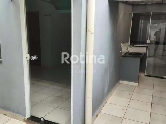 Casa / Sobrado para Locação em Uberlândia/MG Jardim Europa 2 Quartos