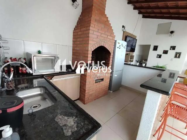 Casa / Sobrado para Locação em Uberlândia/MG Jardim Europa 4 Quartos