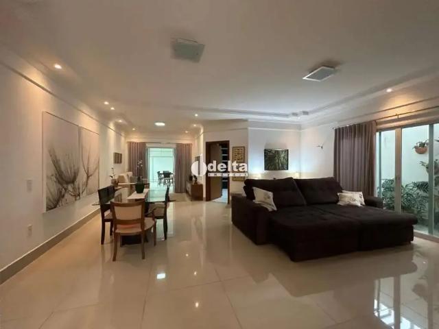 Casa / Sobrado para Locação em Uberlândia/MG Jardim Karaíba 3 Quartos