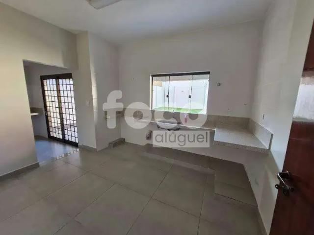 Casa / Sobrado para Locação em Uberlândia/MG Jardim Karaíba 3 Quartos