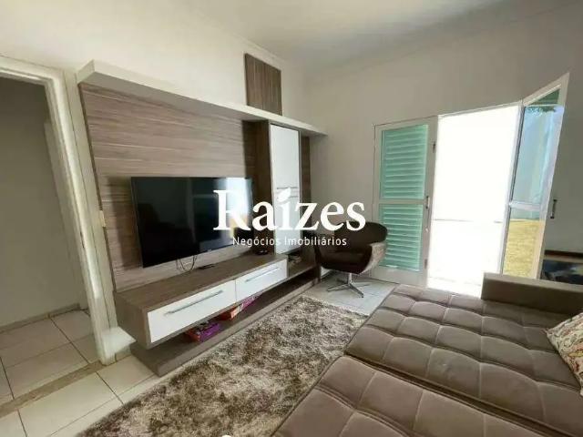 Casa / Sobrado para Locação em Uberlândia/MG Jardim Karaíba 4 Quartos