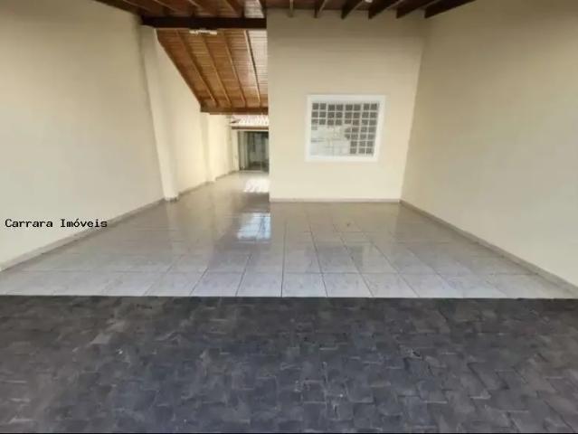 Casa / Sobrado para Locação em Uberlândia/MG Jardim Patrícia 3 Quartos