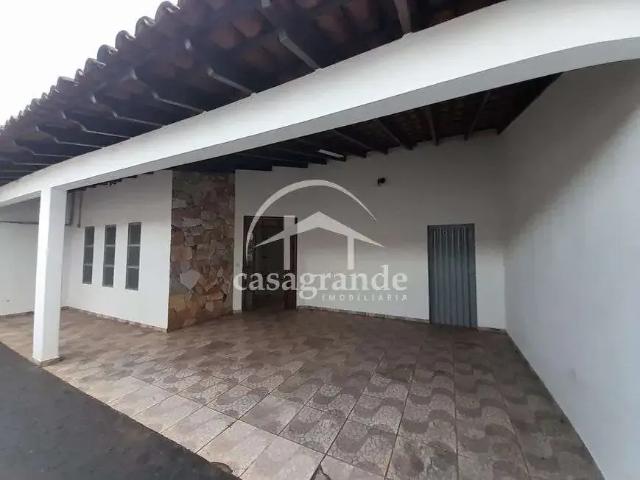 Casa / Sobrado para Locação em Uberlândia/MG Jardim Patrícia 3 Quartos