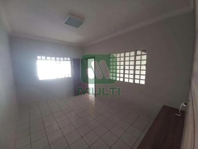 Casa / Sobrado para Locação em Uberlândia/MG Jardim Patrícia 3 Quartos
